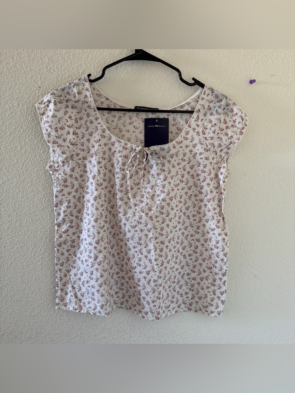Brandy melville Noa floral top